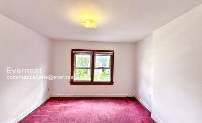 Building Photo - 661 S Burgess Ave