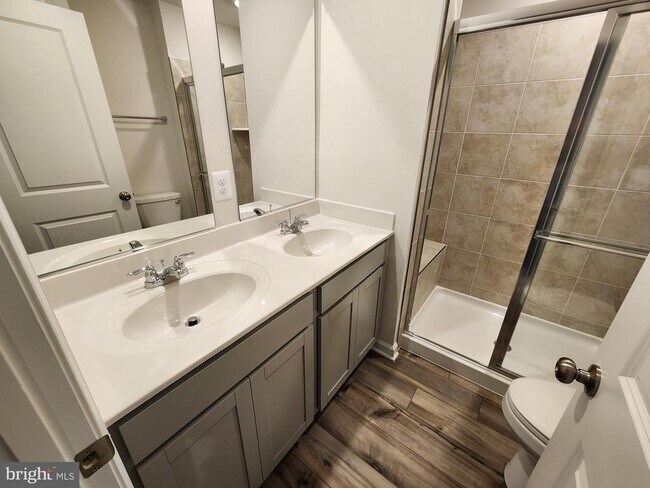 Building Photo - 117 Canning Rd