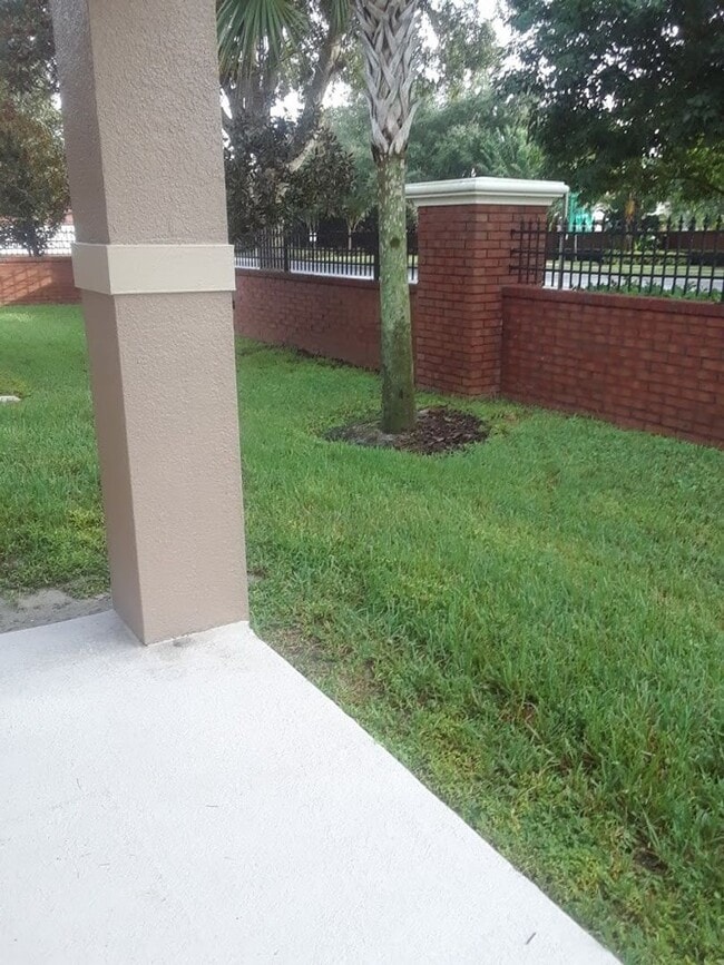 Building Photo - Must see beautiful 3 bedrooms and 2.5 Bath...