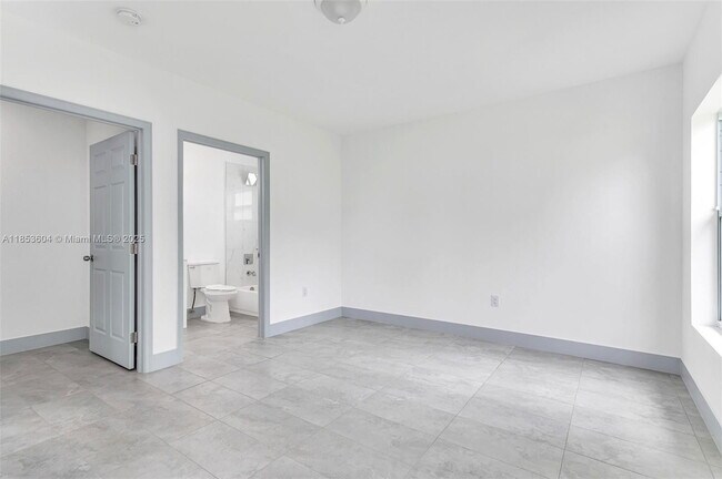 Building Photo - 2360 NW 14th St