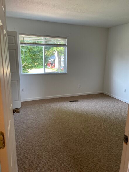 Front bedroom - 203 E. Main St.