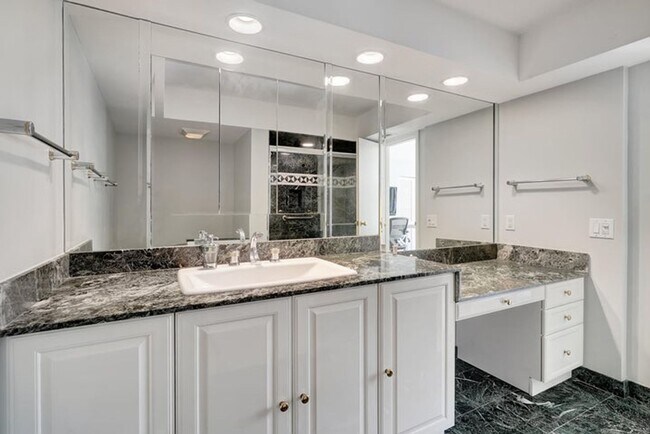 Building Photo - 3200 S Ocean Blvd