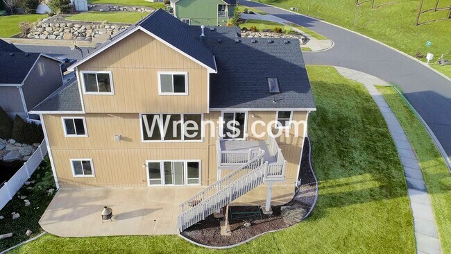 Building Photo - Beautiful Northside Home! Available Mid Ap...