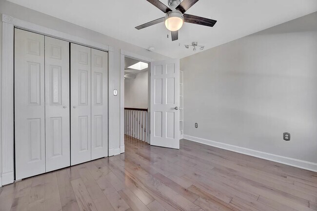 Building Photo - 639 20th St NE