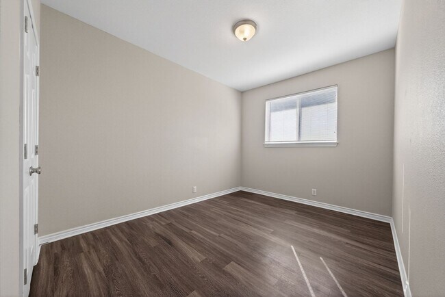 Building Photo - Spacious 4BR Home w/ Game Room | No HOA | Prime Selma Location - Realtor Commission: $500