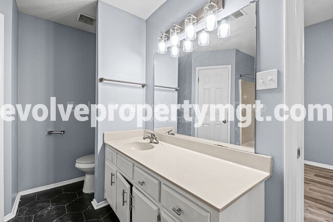 Building Photo - 5806 Ashridge Pl