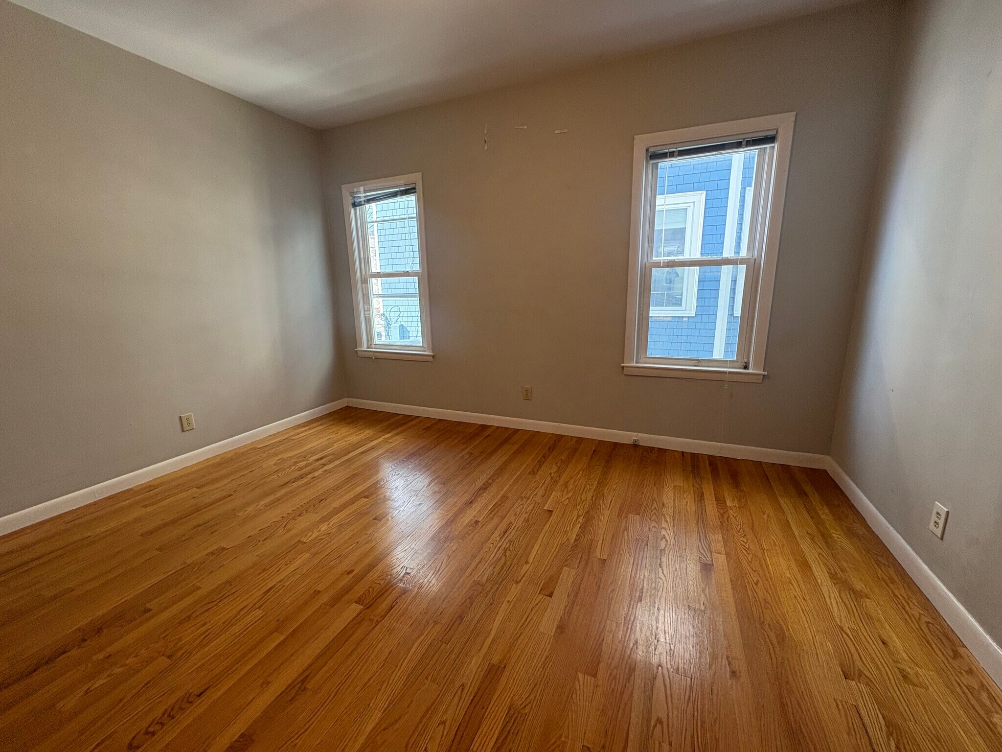 Building Photo - 23 Tufts St