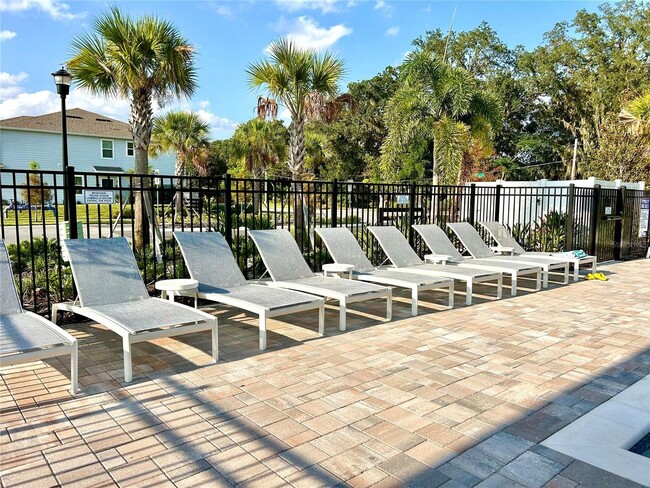 Building Photo - Live in style: Family-friendly 3BR, 2.5BA ...