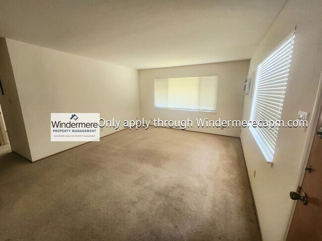 Building Photo - 4421de