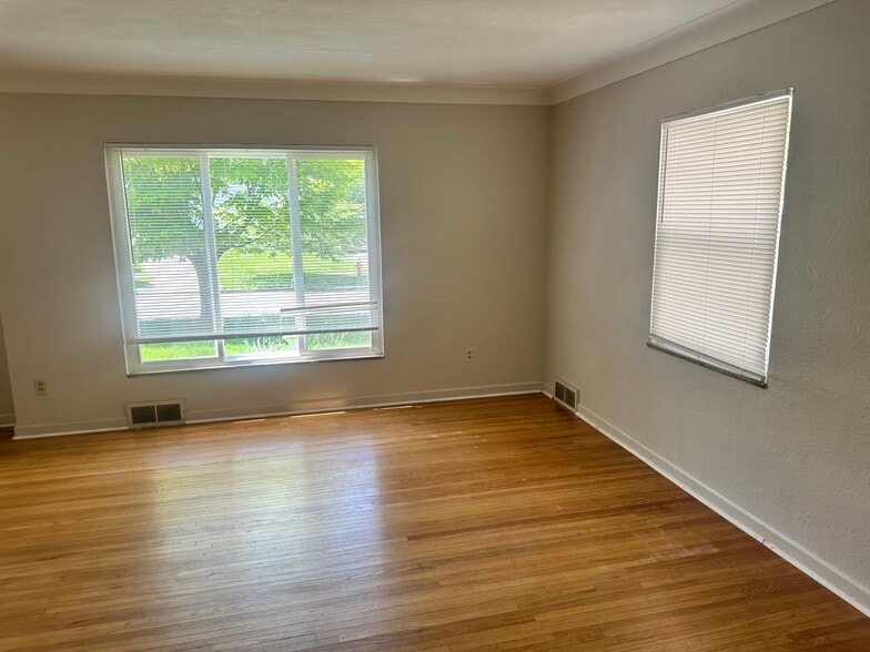 Building Photo - 2734 Gunckel Blvd