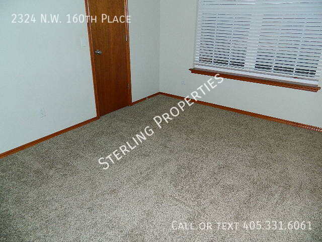 Building Photo - 2324 NW 160th Pl