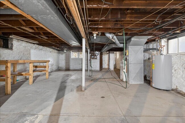 Building Photo - 4621 Quincy St