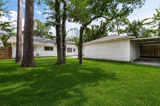 Building Photo - 10003 Warwana Rd