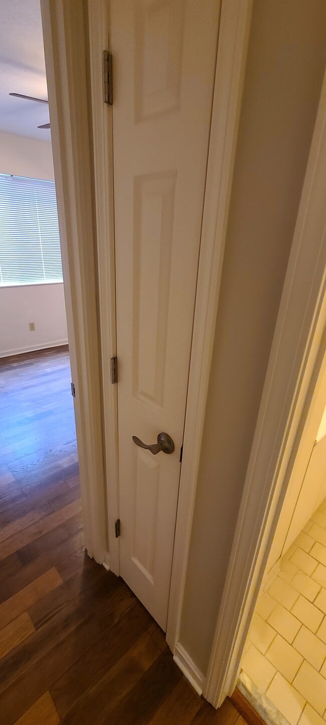 Linen Closet - 3721 Bardstown Rd