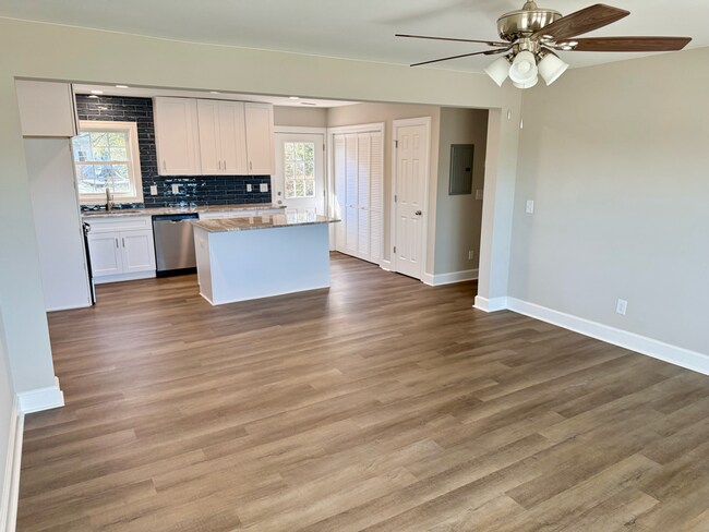 Building Photo - Completely Remodeled Home For Rent!