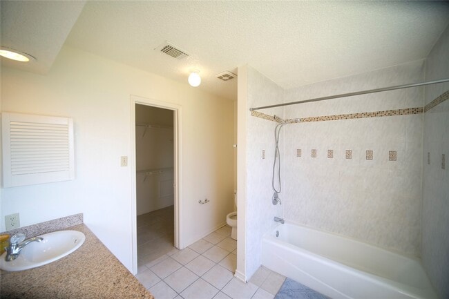 Building Photo - 12051 Spring Grove Dr