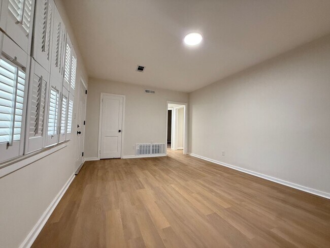 Building Photo - Available June 1st — Newly Remodeled 4BR / 2BA Home in Dalraida