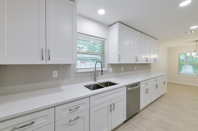 Building Photo - 2717 Meadow Green