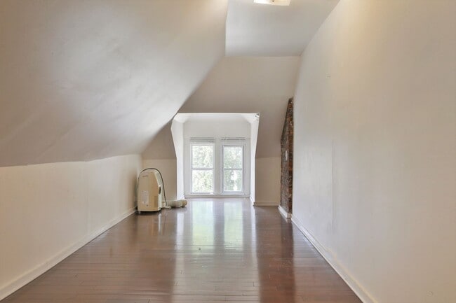 Building Photo - 5 Bedroom Right off of High St - OSU Campus