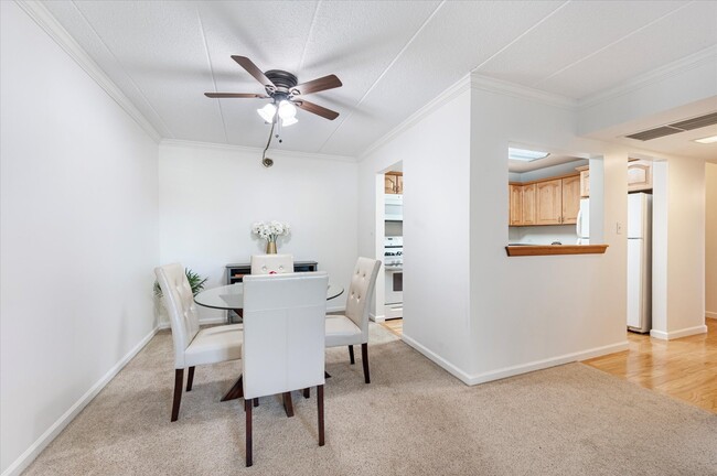 Building Photo - 100 W Butterfield Rd