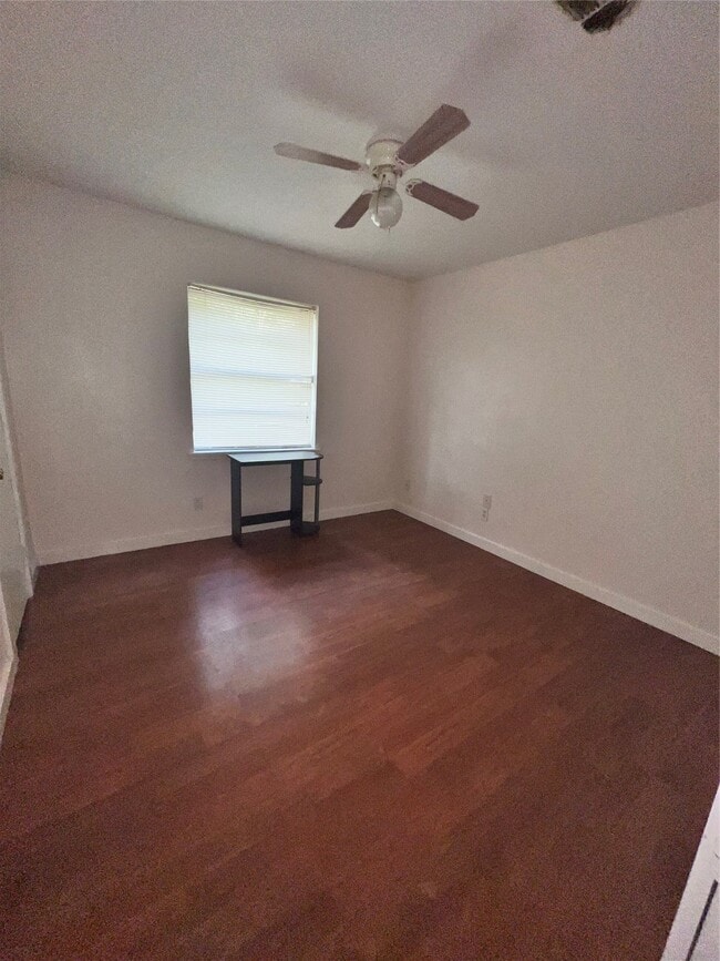 Building Photo - 9157 White Oak Dr