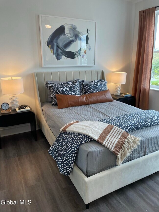 Building Photo - 580 Columbia Turnpike