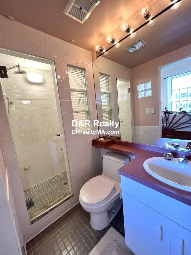 Building Photo - 2 bedroom in Cambridge MA
