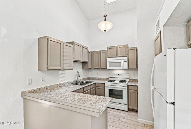 Building Photo - 204 Cutlass Dr