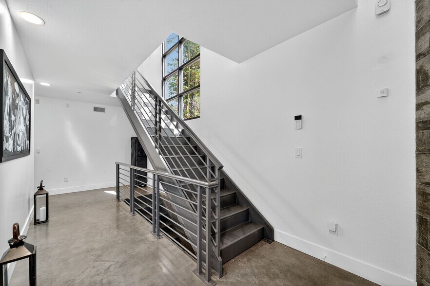 Building Photo - 1418 Innes Pl