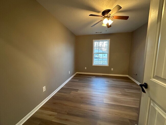 Building Photo - 153 Perseverance Dr