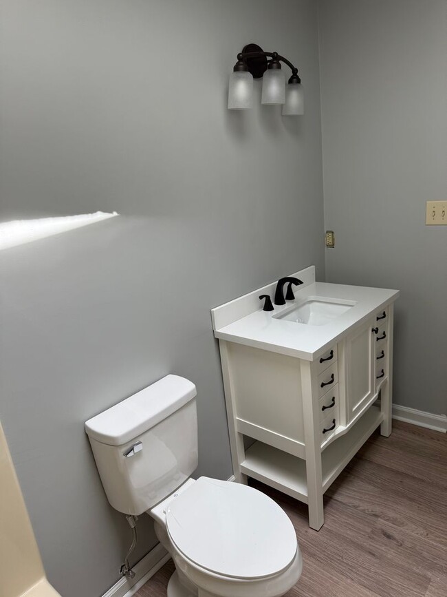 Building Photo - North Roanoke County Duplex