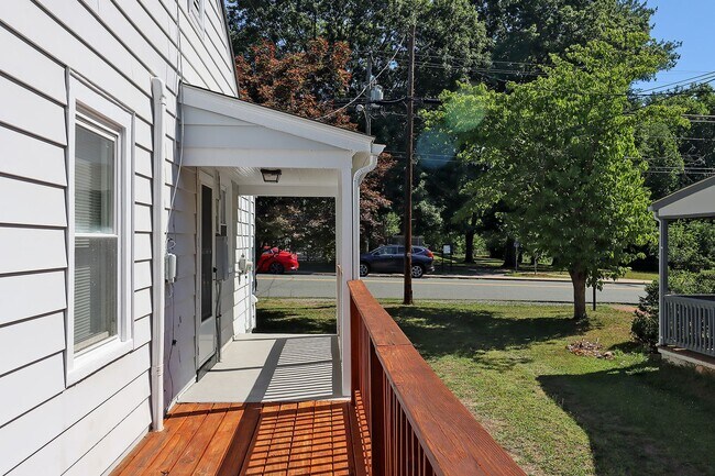 Building Photo - 1306 Chesapeake St