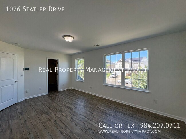 Building Photo - 1026 Statler Dr