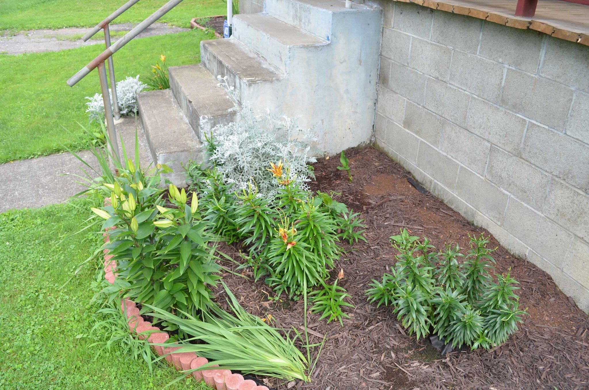 Building Photo - 18 Spring St