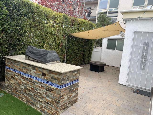 Building Photo - 7229 Fay Ave