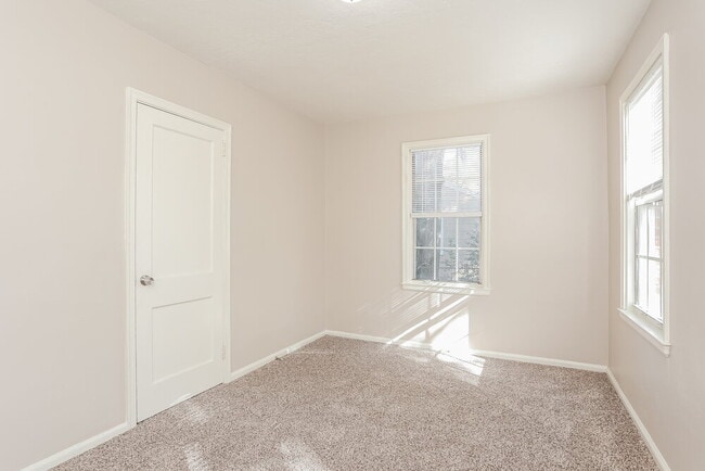 Building Photo - 1130 Saratoga Blvd