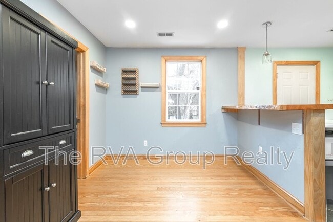 Building Photo - 1613 S Meadow St