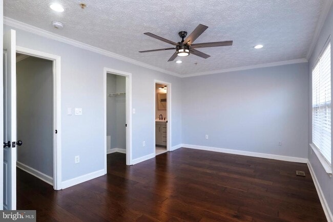 Building Photo - 3317 Hibiscus Ct