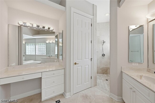 Building Photo - 25820 Creekbend Dr