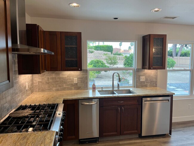 Building Photo - 4bd/2ba Single Story Home In Hennie Hills ...