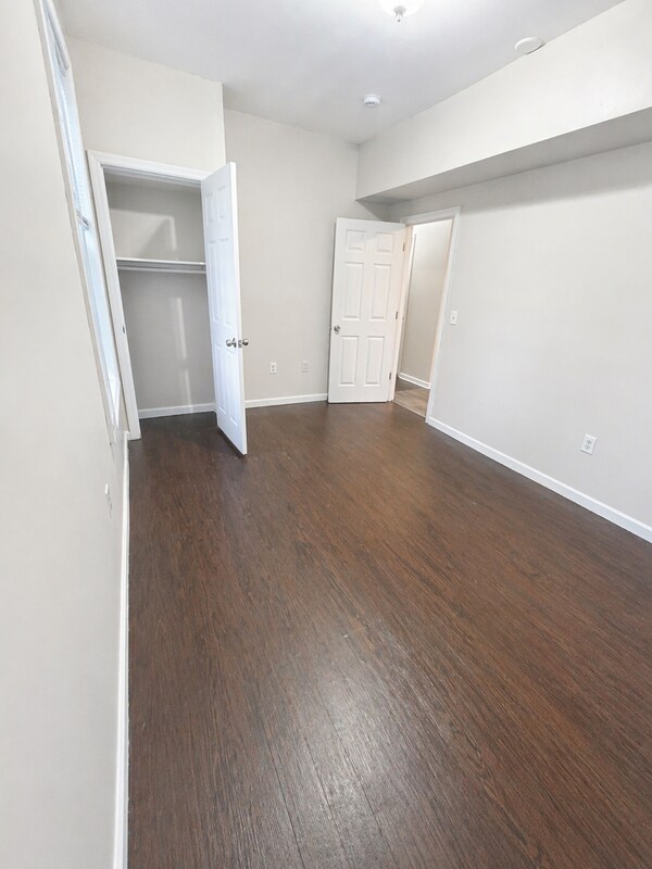 Building Photo - 296 N Clinton St