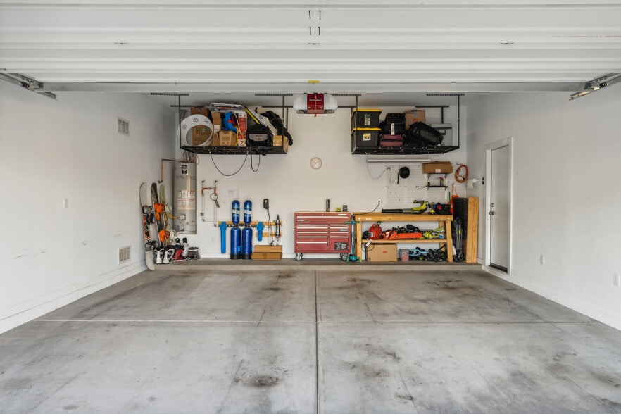 Two car garage - 10560 E Nichols Ave