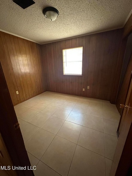 Building Photo - 25 Robbie St