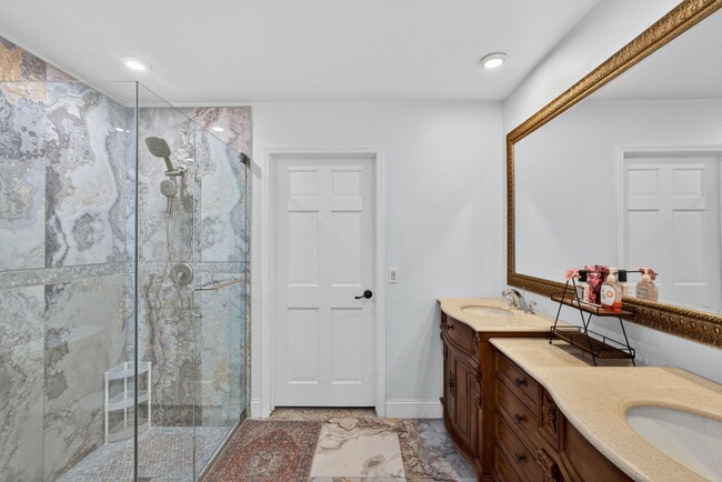 Building Photo - 168 Thornton Dr