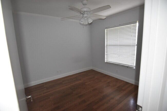Building Photo - 21895 Lake Forest Cir