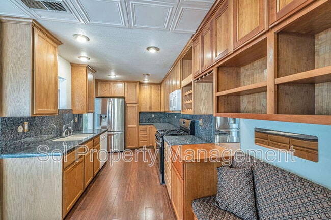 Building Photo - 221 Palo Verde Terrace