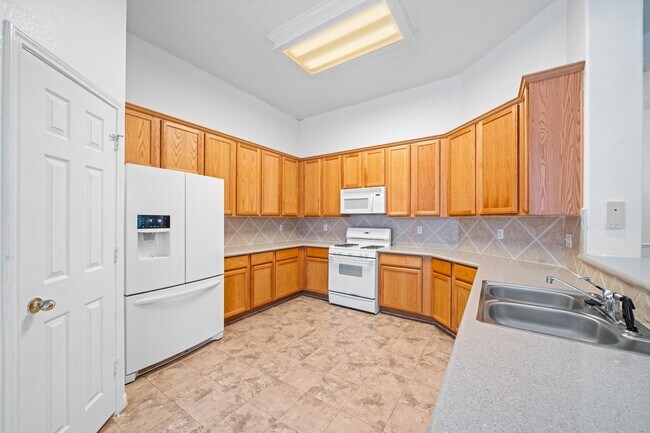 Building Photo - 4815 Plum Forest Rd