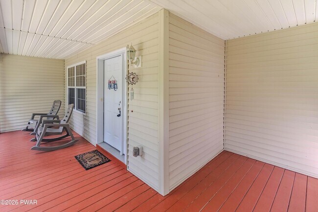 Building Photo - 3290 Bluebird Dr