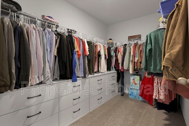 Building Photo - 11 Walnut St