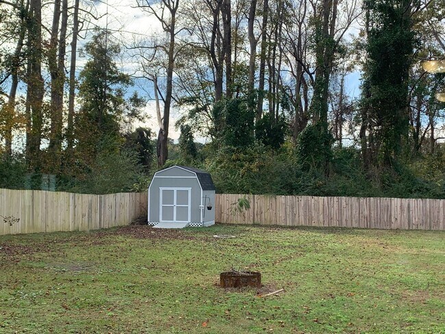 Building Photo - 153 Backfield Pl